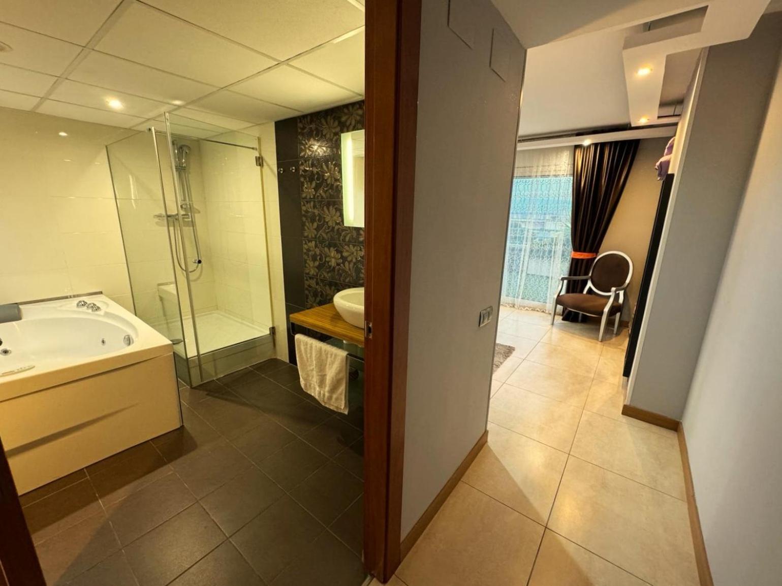 Amposta Apartment *